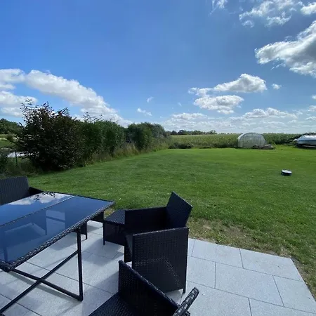 Neu! Modernes Schwanbeck Mit Whirlpool-option Dassow