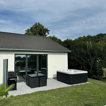 Neu! Modernes Schwanbeck Mit Whirlpool-option Dassow