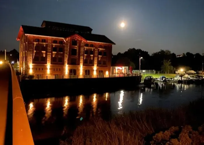 Neu! Modernes Schwanbeck Mit Whirlpool-option Vakantiehuis Dassow